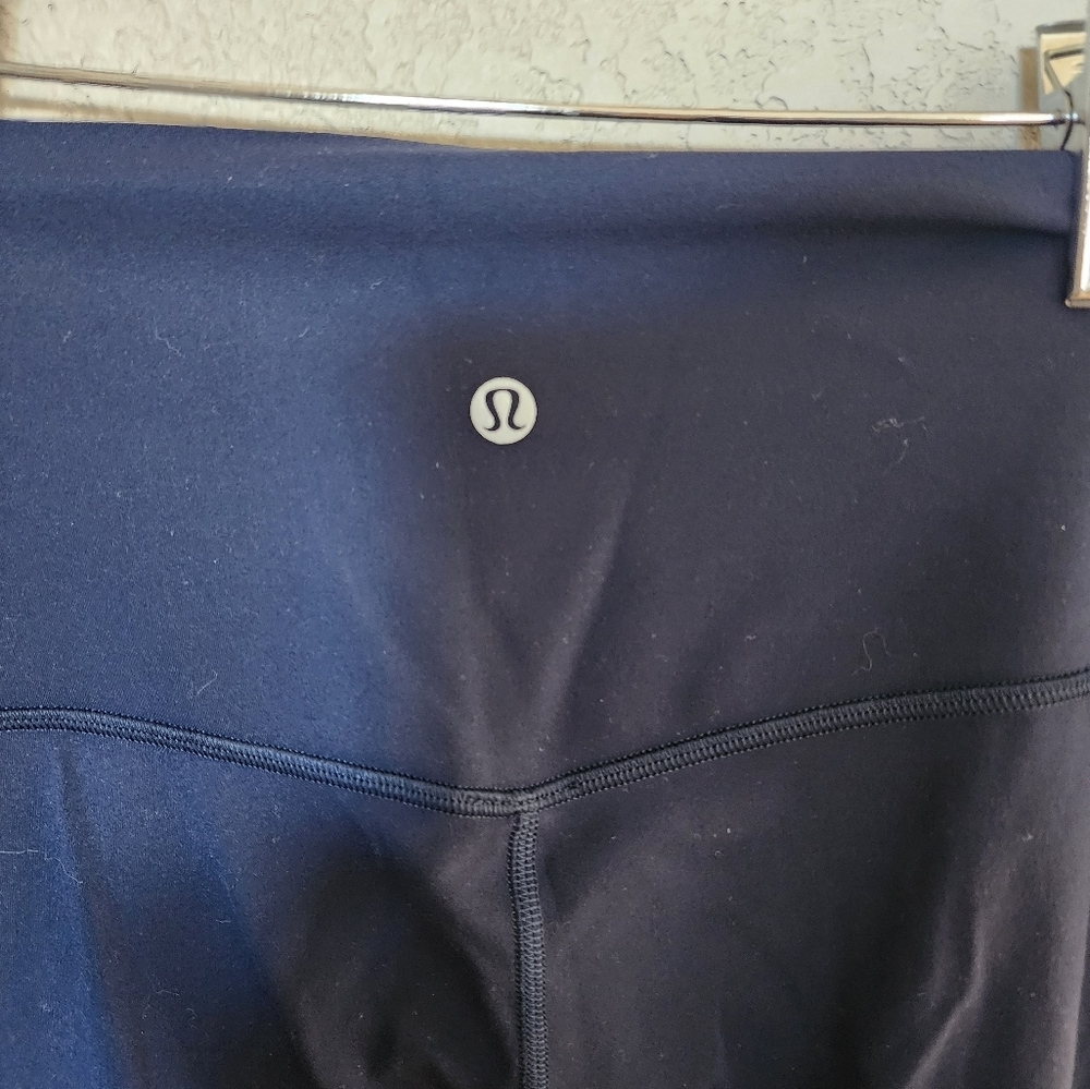 Lululemon High- Rise Cropped Align 17" Inseam Size 12 - Picture 3 of 6